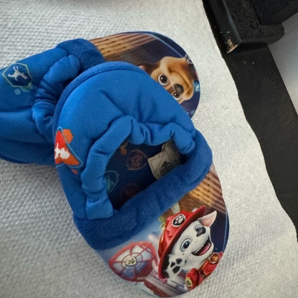 Paw patrol toddler‎ 9 slippers. Like new. - Picture 7 of 9